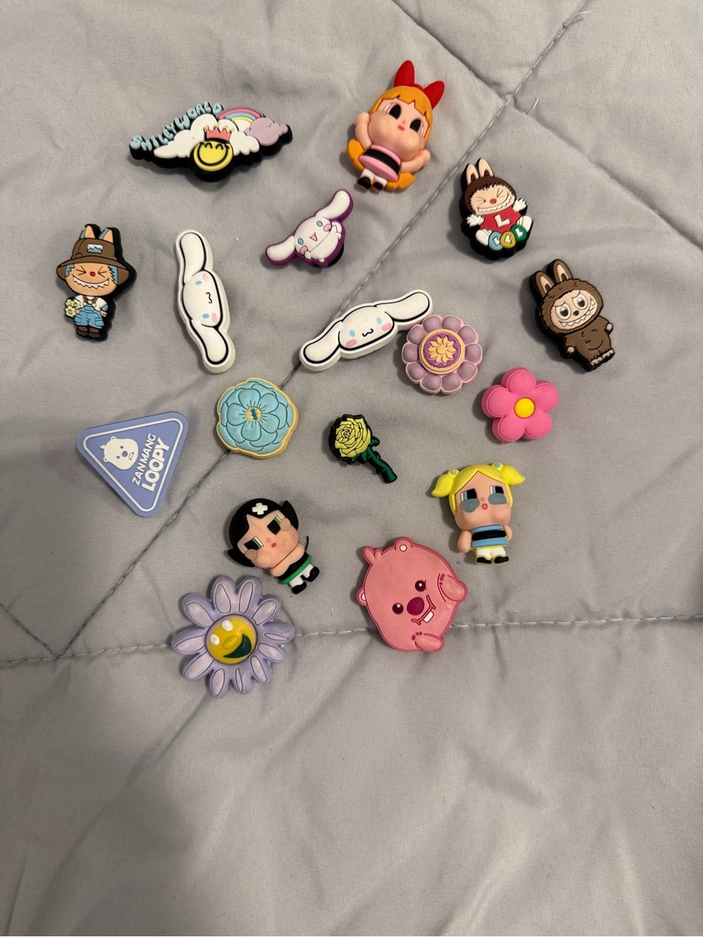 Crocs Charm - Cute Mixed Kids Toy Charms - Assorted Pink, Purple, Blue & Yellow